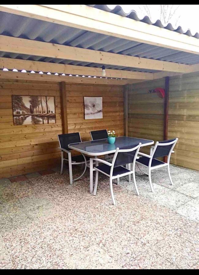 Cozy Chalet In Opmeer Near Amsterdam And Beach ภายนอก รูปภาพ